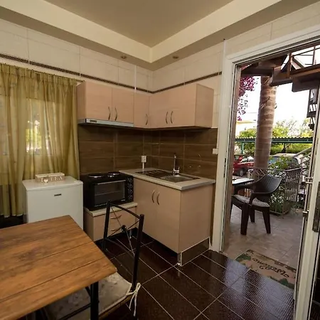 Bougainvillea House 1 Каламата