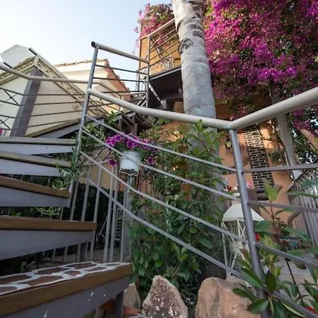 Bougainvillea House 1 Apartment