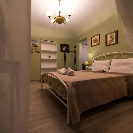 Апартаменты Bougainvillea House 1