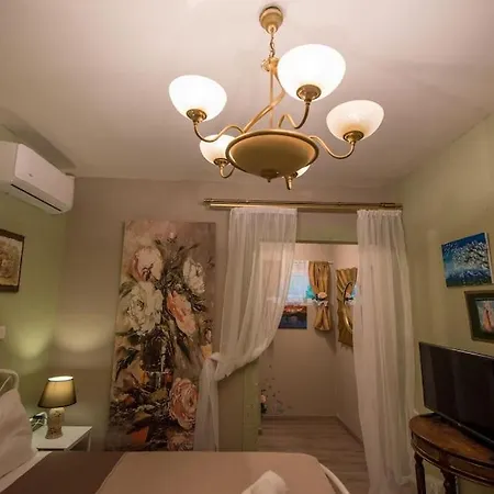 Bougainvillea House 1 * Каламата