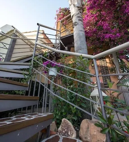 Bougainvillea House 1 아파트