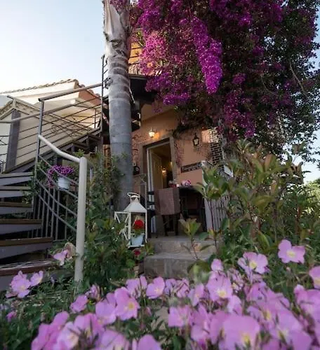 Bougainvillea House 1 아파트 칼라마타