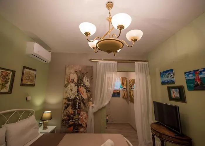 Bougainvillea House 1 * Calamata